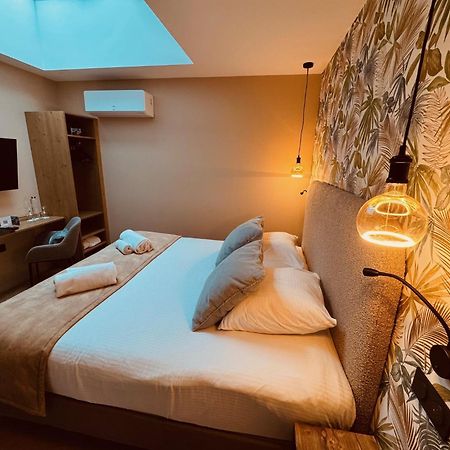 Domaine De Suzel Hotel Vignieu ภายนอก รูปภาพ