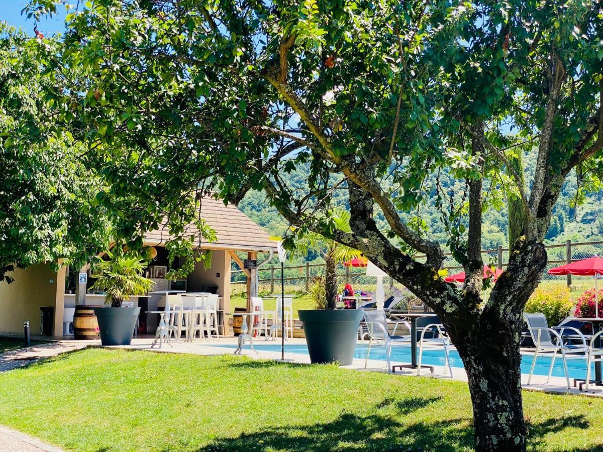 Domaine De Suzel Hotel Vignieu ภายนอก รูปภาพ