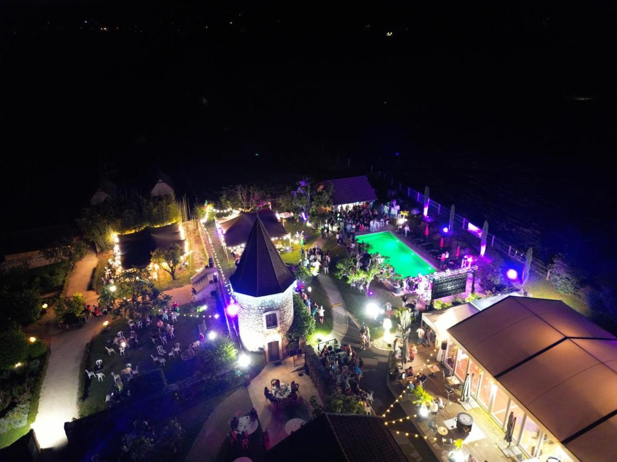 Domaine De Suzel Hotel Vignieu ภายนอก รูปภาพ