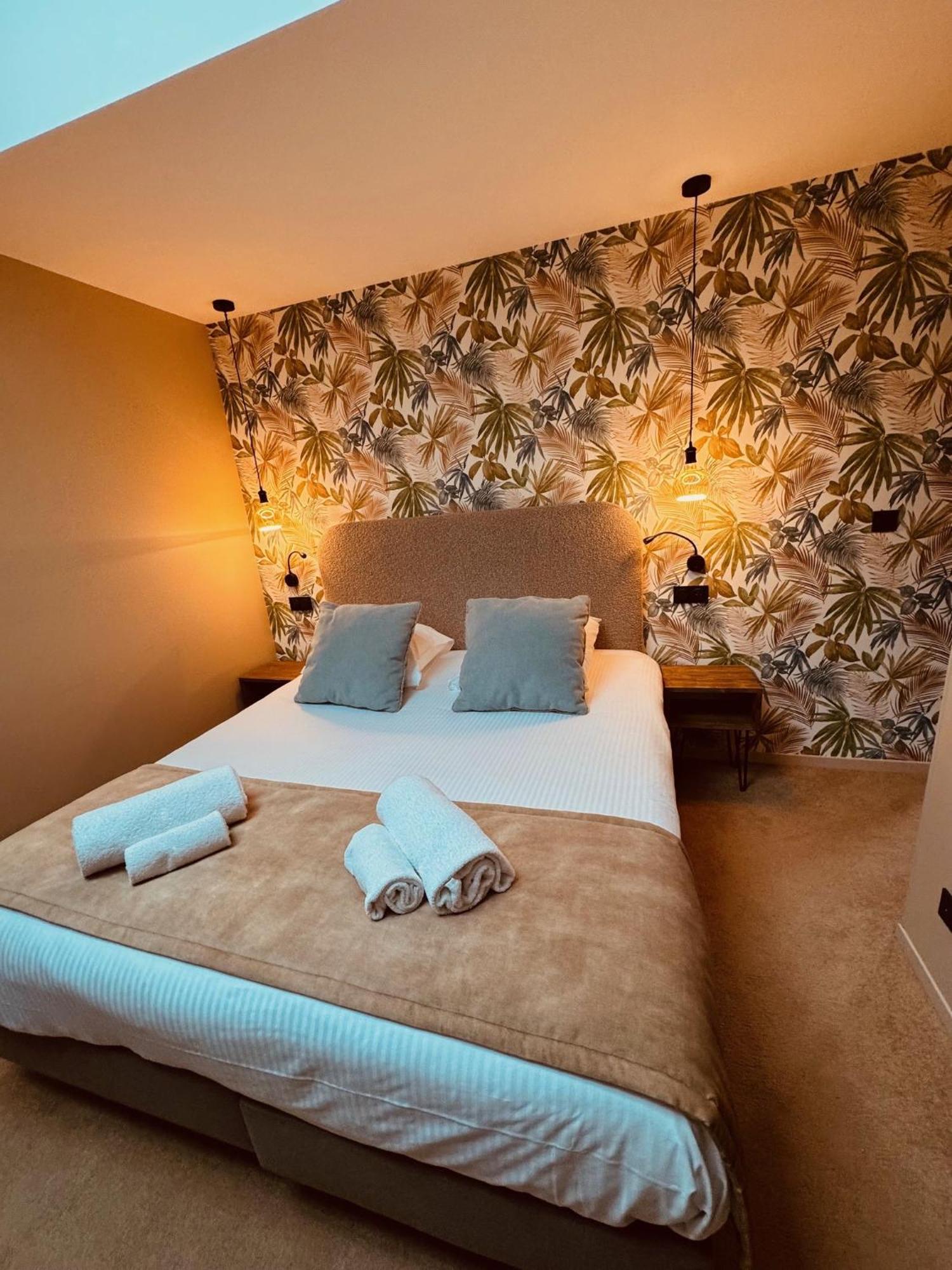 Domaine De Suzel Hotel Vignieu ภายนอก รูปภาพ